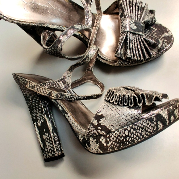 Animal print Bow shiny platform block heel ankle strap sandals - Jessica Simpson - Picture 4 of 10